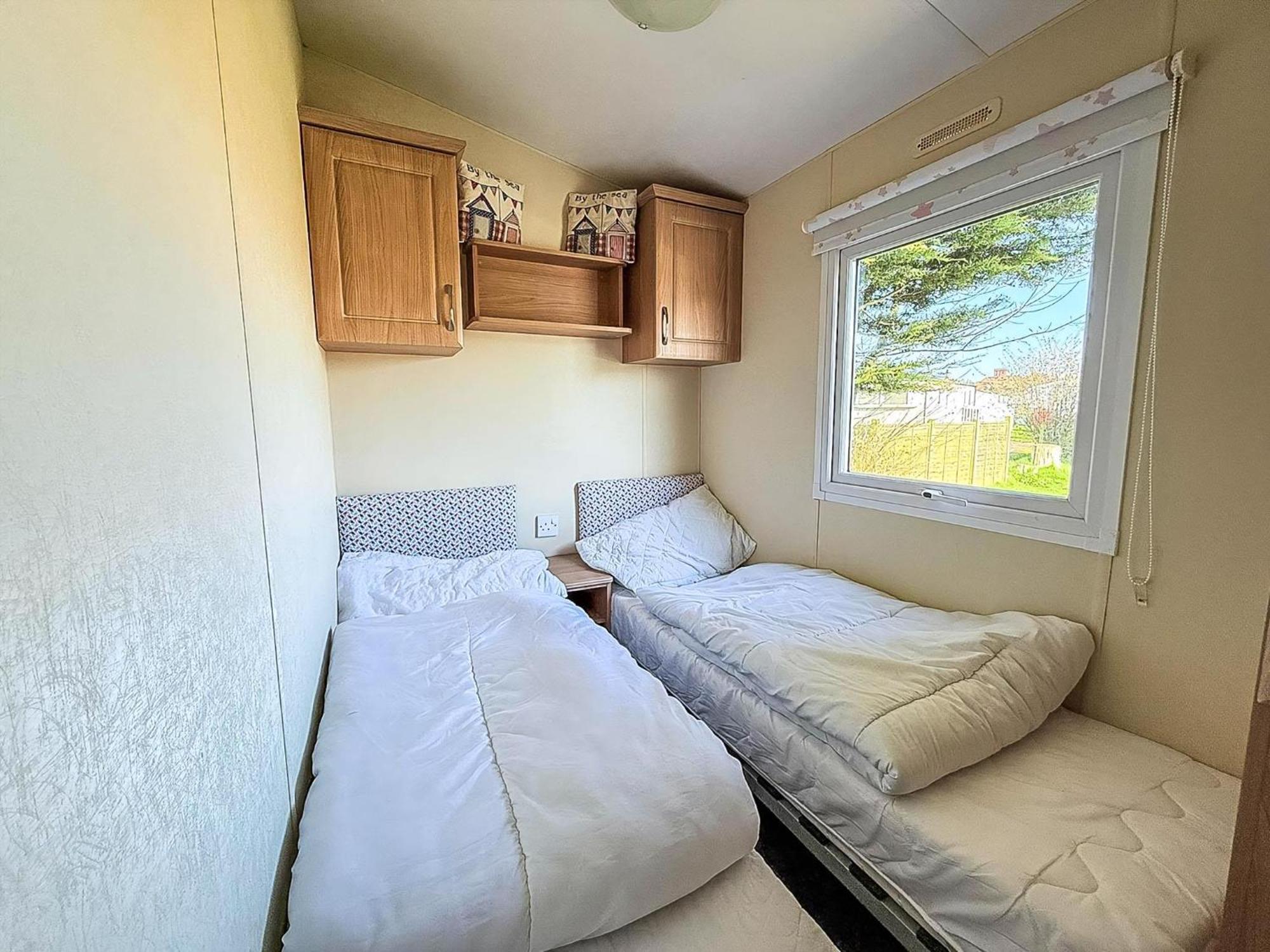 Caravan With Decking At Manor Park In Hunstanton, Sleeps 6 Ref 23045B Exteriör bild